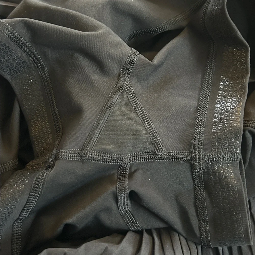 Lululemon Varsity High Rise Pleated Tennis Skirt Size 6 Black‎